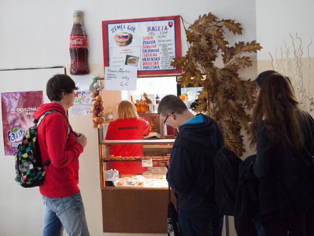skola, bufet, stravovanie, gymnazium vazovova