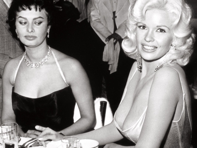 Sophia Loren (vľavo) a Jayne Mansfield
