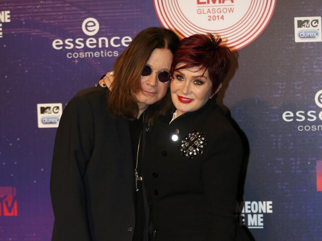 Manželia Ozzy a Sharon Osbourneovci.