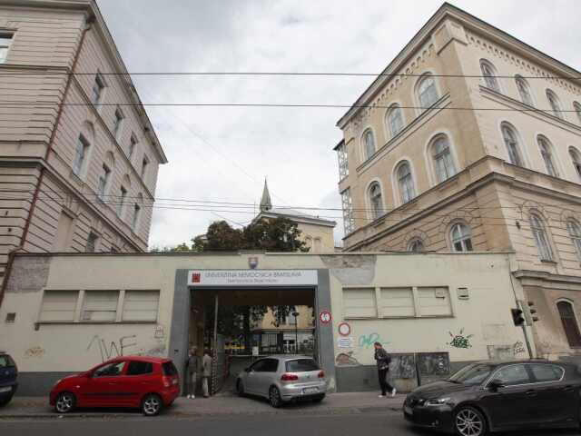 dialýza, Univerzitná nemocnica v Bratislave