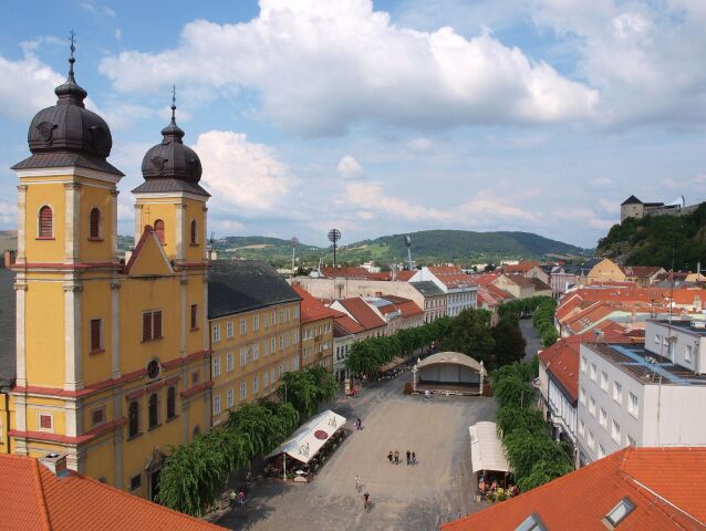 Trenčín, Mierové námestie