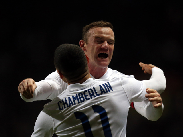 Alex Oxlade-Chamberlain, Wayne Rooney, Anglicko