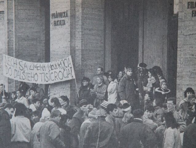 november 1989, Nežná revolúcia, študenti