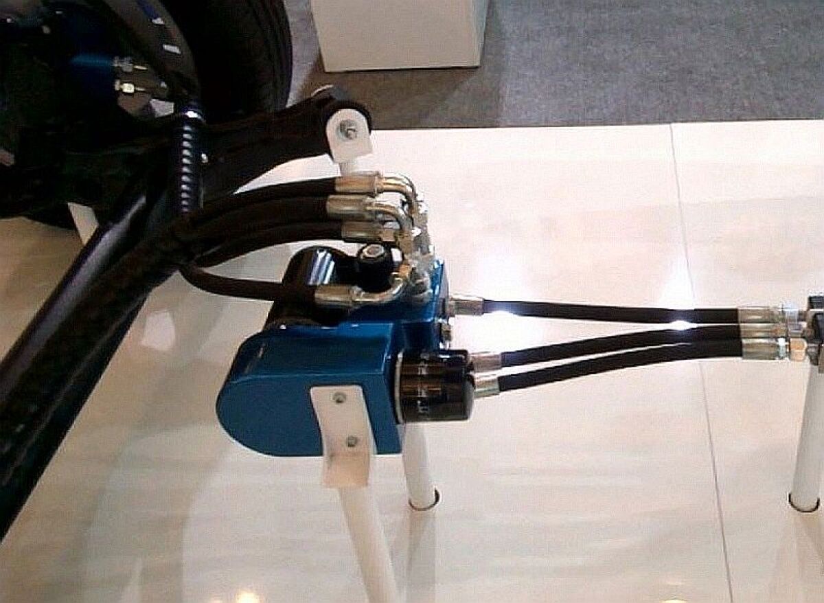 Poclain Hydraulics - hydraulické 4x4