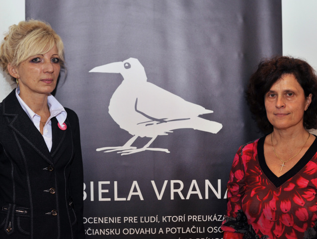 Biela vrana, Ľubica Lapinová, Zuzana Pechočiaková