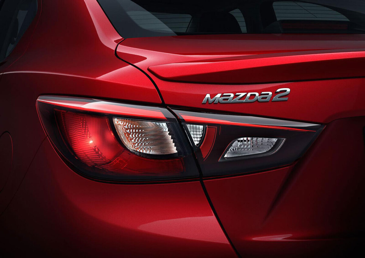 Mazda 2 - sedan