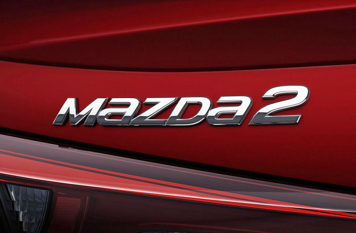 Mazda 2 - sedan