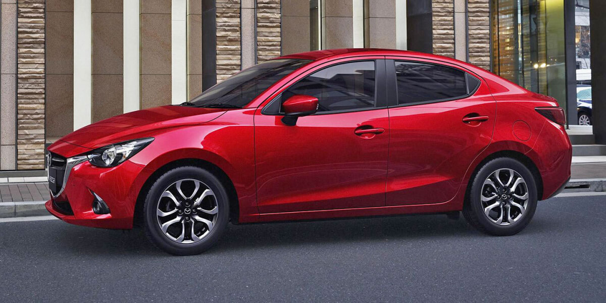 Mazda 2 - sedan