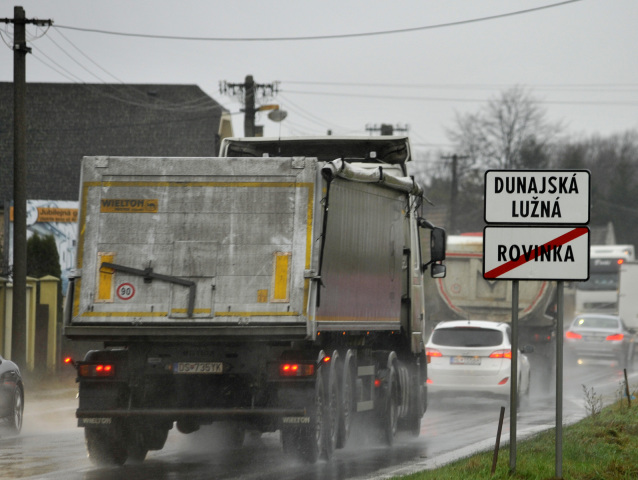 Dunajská Lužná, protest, blokáda, doprava, cesty, autá,