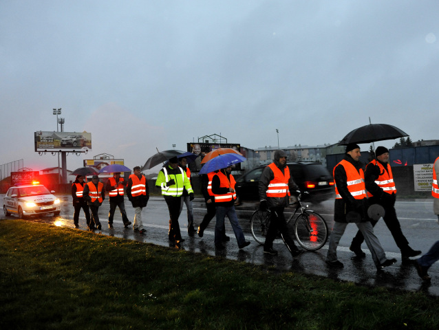 Dunajská Lužná, protest, blokáda, doprava, cesty, autá,