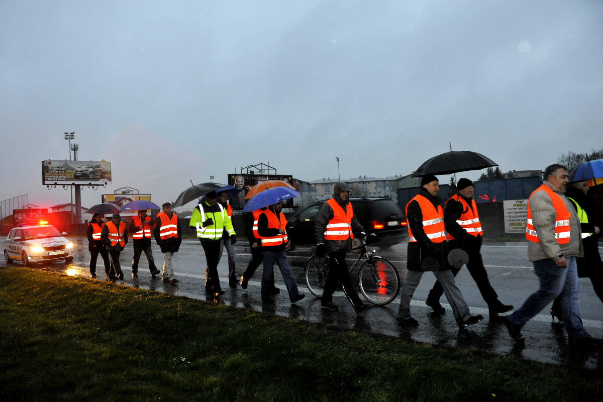 Dunajská Lužná, protest, blokáda, doprava, cesty, autá,