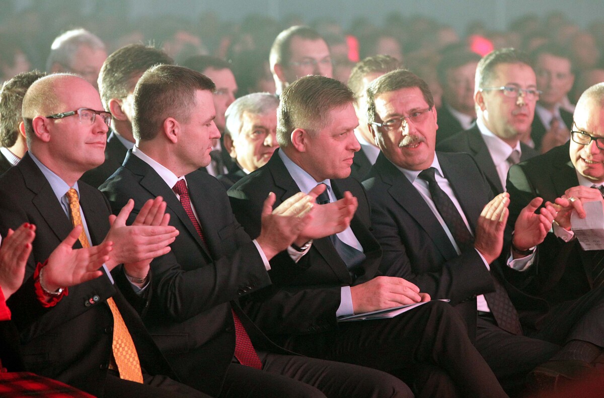 Smer, Sobotka, Pellegrini, Fico, Paška