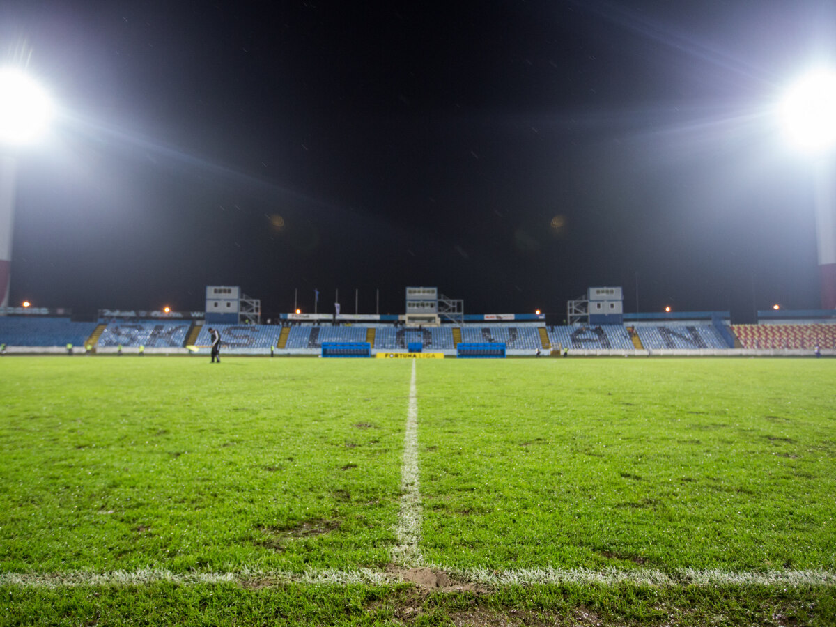 pasienky, futbal, slovan spartak, trávnik,