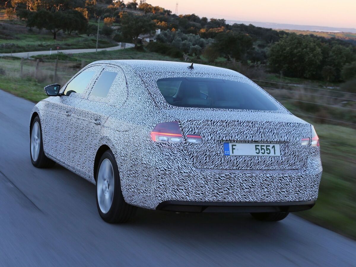 Škoda Superb - 2015