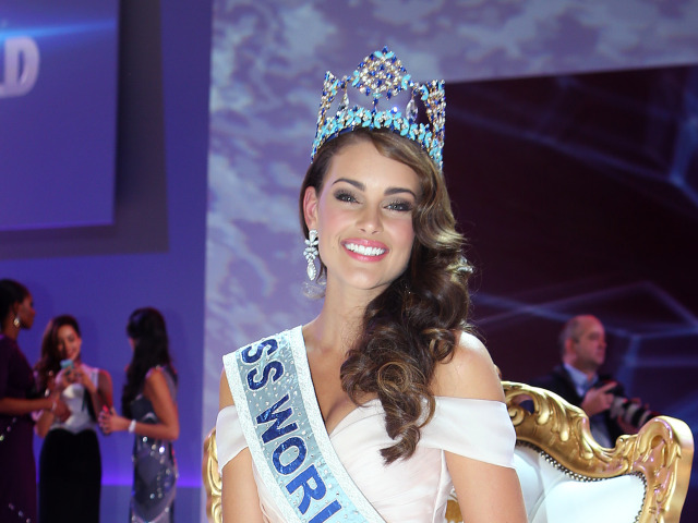 Britain Miss Miss World 2014 Rolene Strauss z Juhoafrickej republiky. 