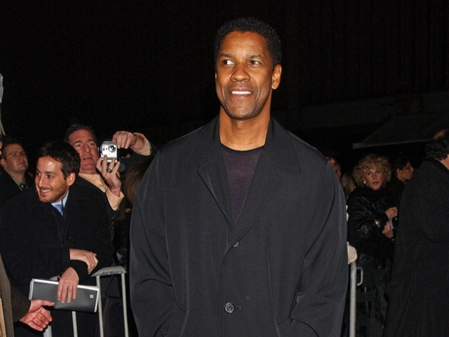 Rok 2006: Denzel Washington na filmovej premiére.