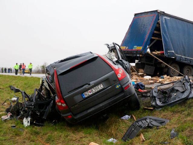 nehoda, auto, dopravná nehoda,