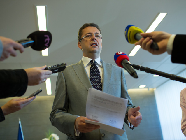 Martin Glváč, minister obrany, armáda