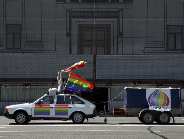 Rusko, LGBTI, šoférovanie