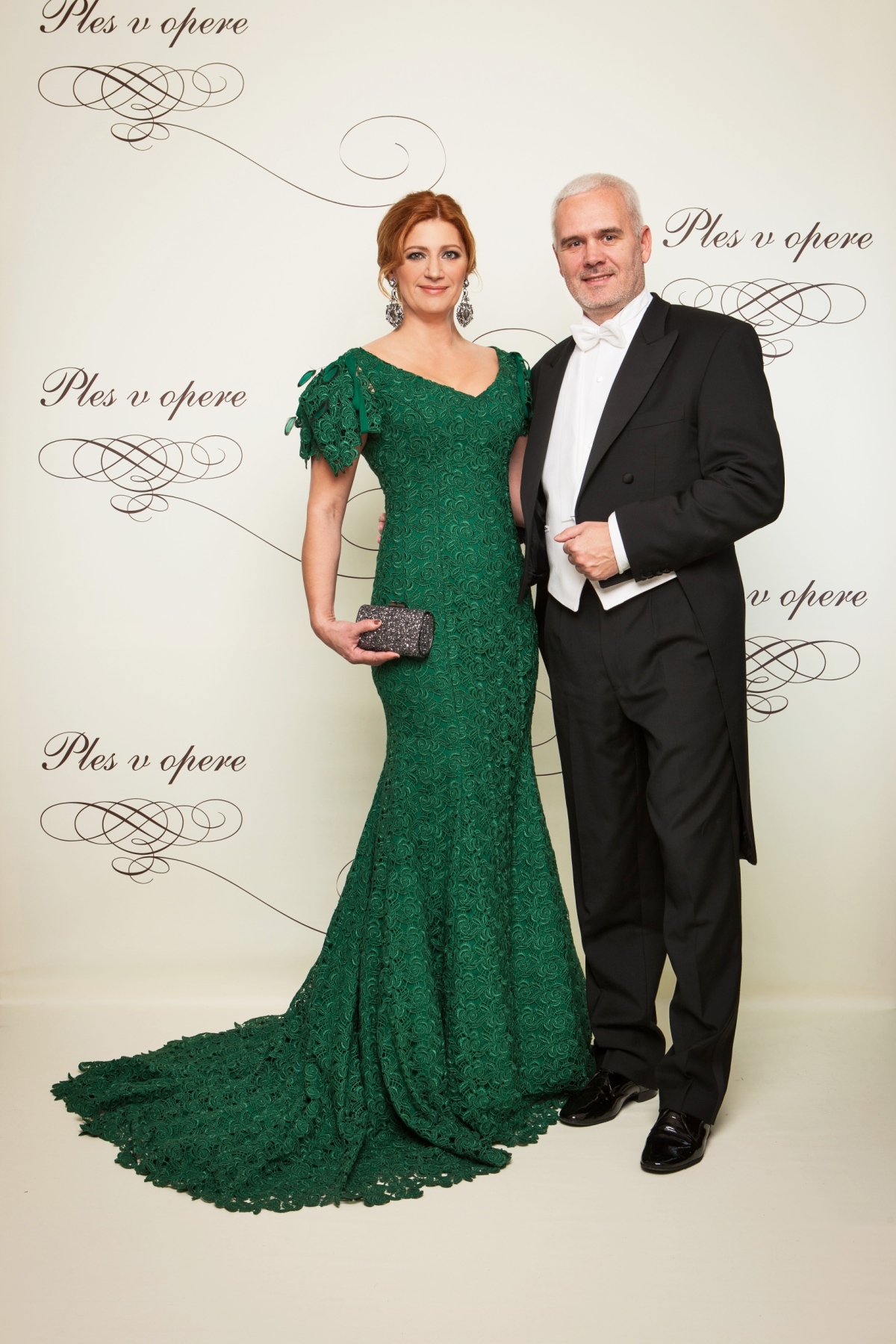 Riaiditeľka Plesu v opere Andrea Cocherová a jej manžel Ivan Golian. 