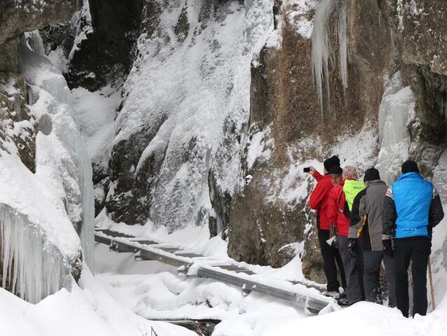 Jánošíkove diery, Malá Fatra, ľad, turisti,
