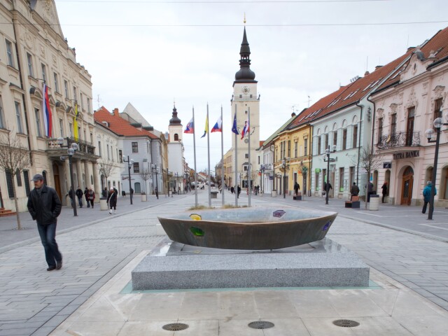 trnava, kráľovská fontána, námestie, zavlažovanie, voda,