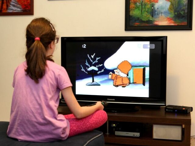 večerníček, dieťa, televízia, televízor