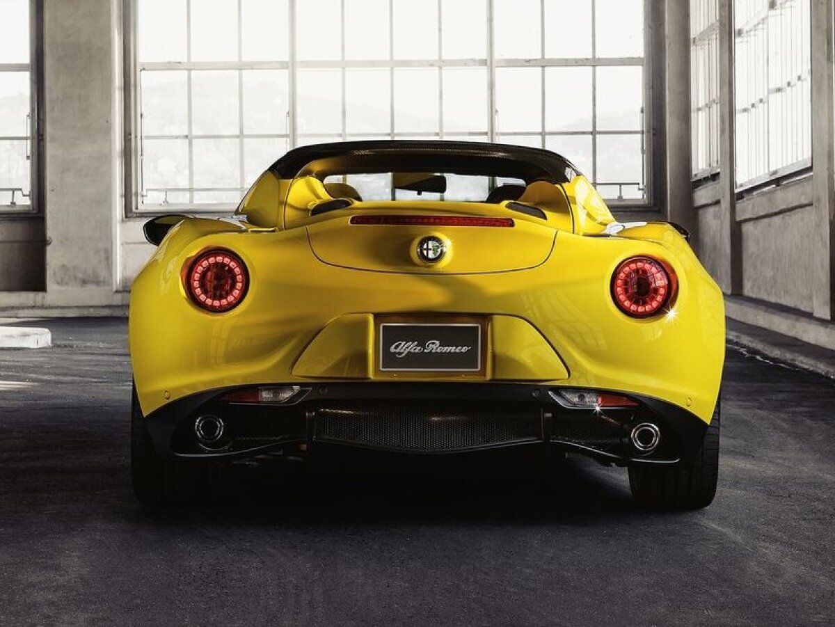 Alfa Romeo 4C Spider - 2015