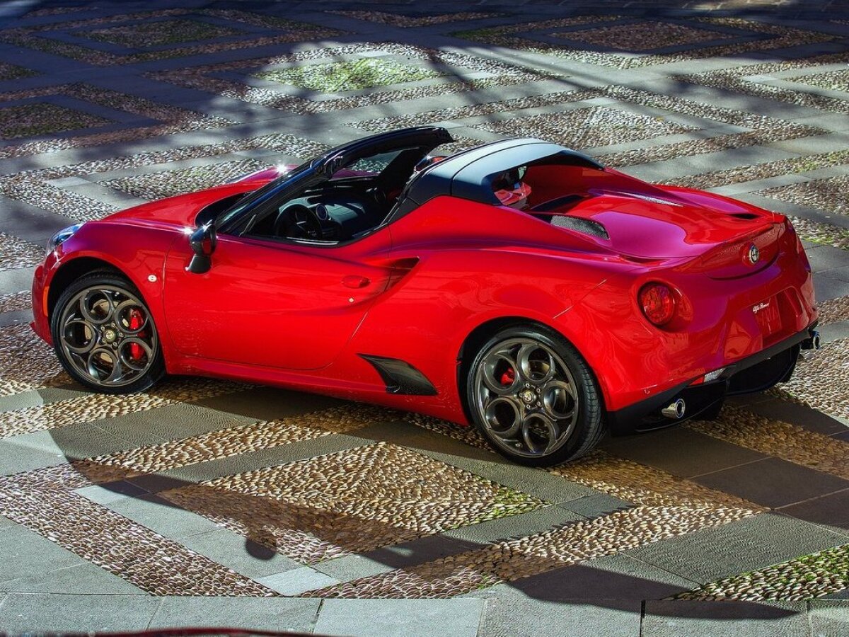 Alfa Romeo 4C Spider - 2015