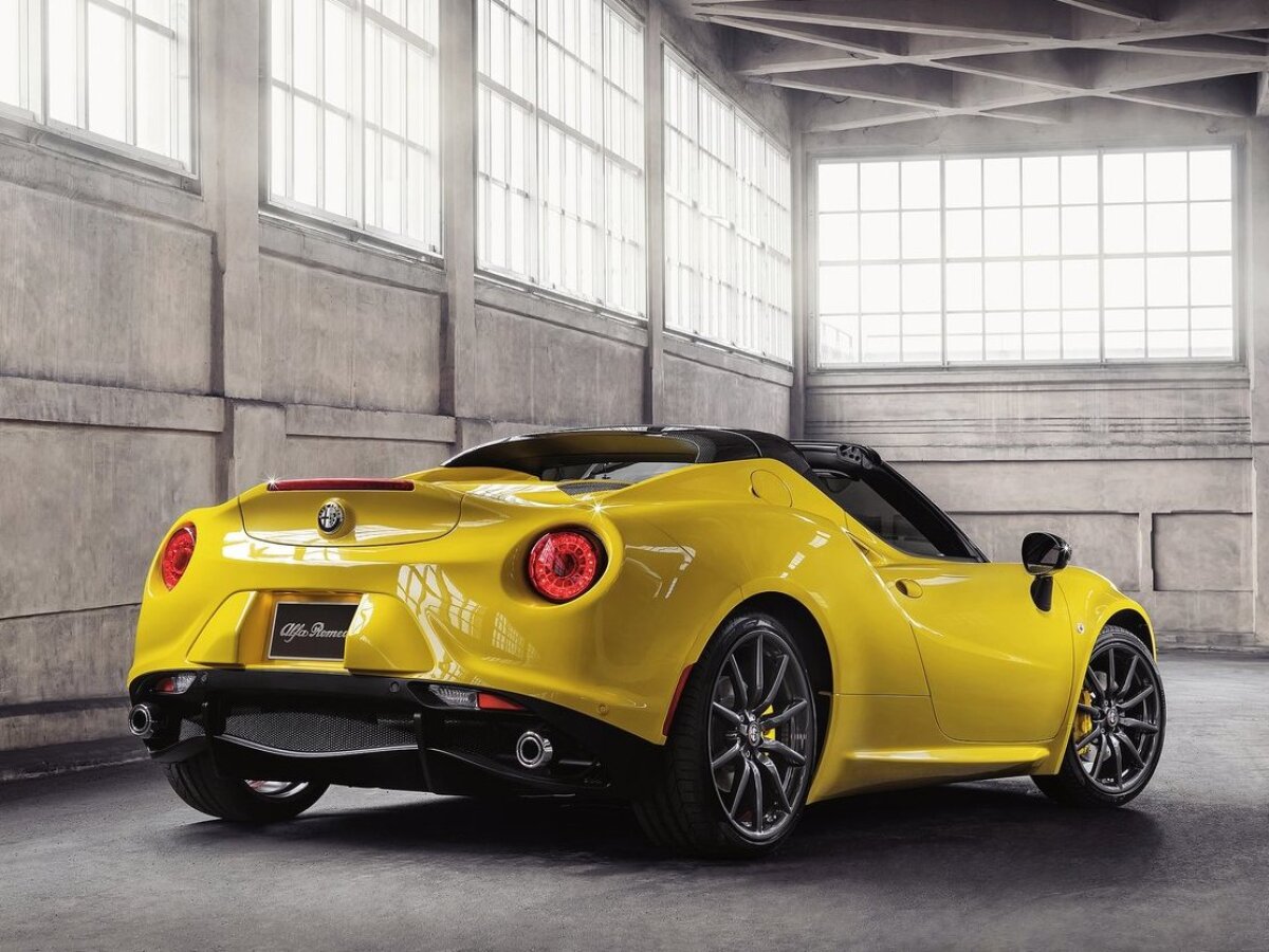 Alfa Romeo 4C Spider - 2015