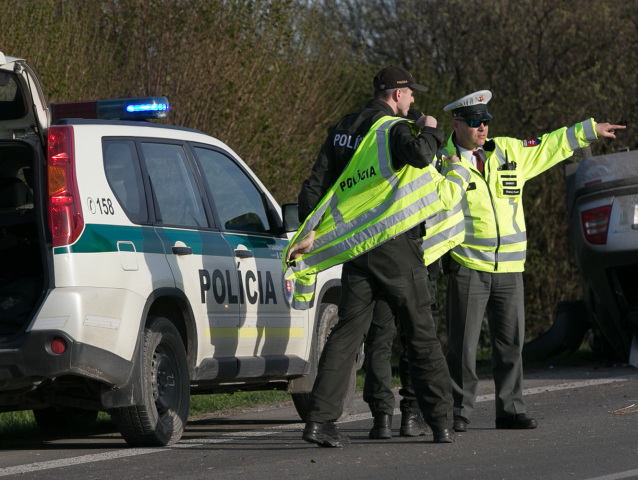 havária, nehoda, polícia, policajt, dopravná nehoda