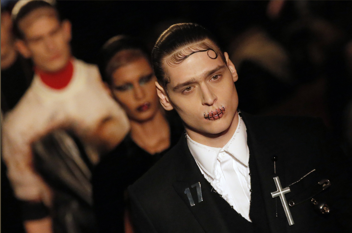 Givenchy - jeseň-zima 2015 - Paríž