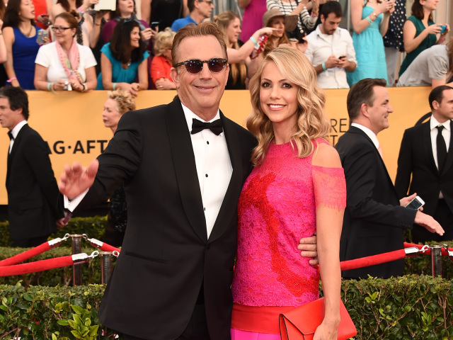 Herec Kevin Costner a jeho manželka Christine Baumgartner.