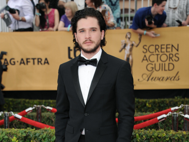 Kit Harington zo seriálu Hra o tróny.