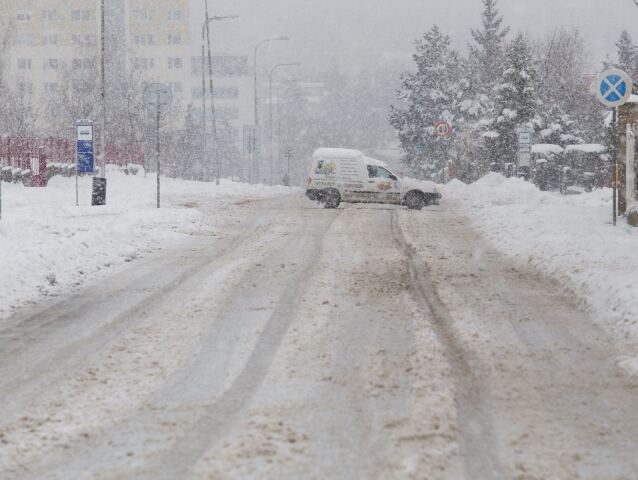 sneh, zima, mráz, kalamita, sneženie, ľad, počasie, vločky, Nitra