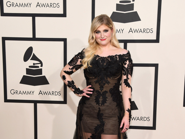 Speváčka Meghan Trainor v róbe Galia Lahav.