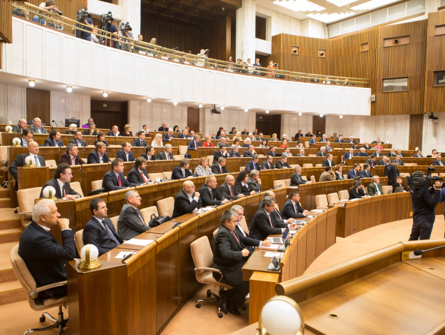 parlament odvolavanie premiera Robert Fico