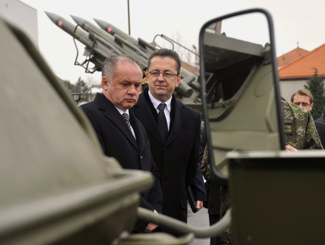 Prezident, Andrej Kiska, zbrane, armáda, vojaci, vojsko, Martin Glvač,