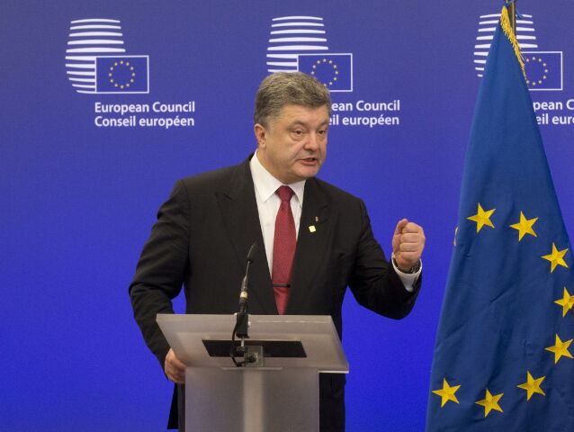Petro Porošenko, Donald Tusk, Brusel, Belgicko, Summit EÚ