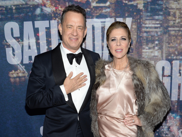 Herec a producent Tom Hanks prišiel v spoločnosti manželky Rity Wilsonovej.