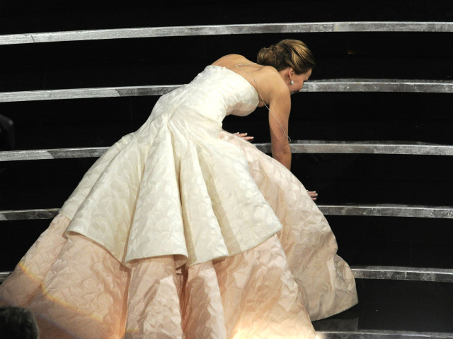 Oscar - kultové momenty - Jennifer Lawrence - pád