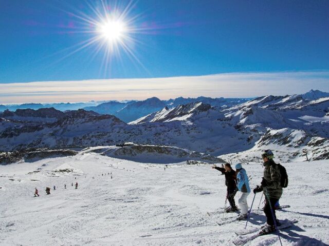 Sonnenskilauf Moelltaler Gletscher  c HT-NPR  D. Zupanc