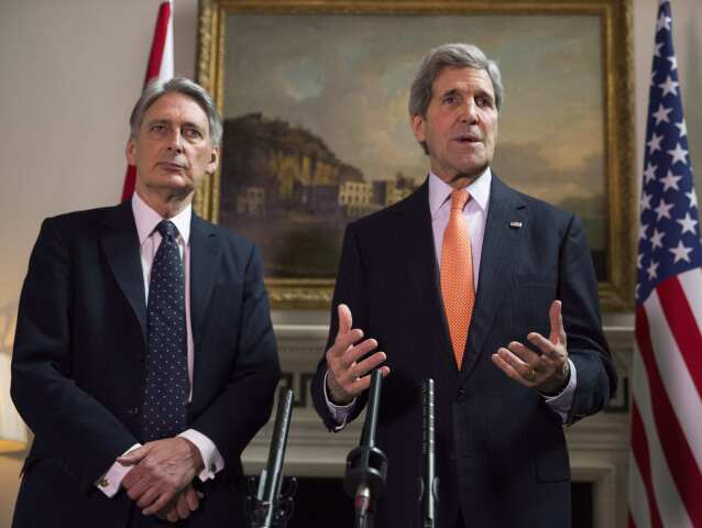 John Kerry, Philip Hammond, Veľká Británia