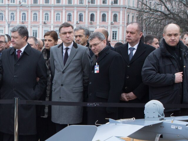 Kyjev, Ukrajina, Majdan, spomienka, Pochod dôstojnosti, Kiska, Porošenko,
