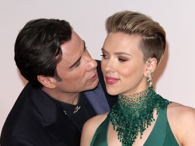Stretnutie Johna Travoltu a Scarlett Johansson
