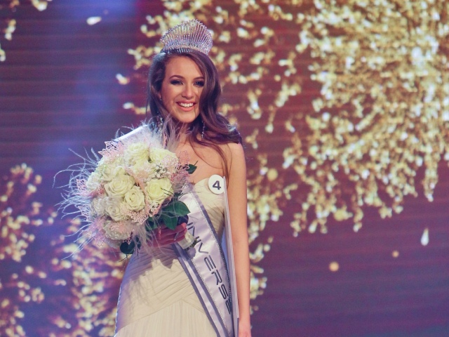 Miss Universe SR 2015 je Denisa Vyšňovská.