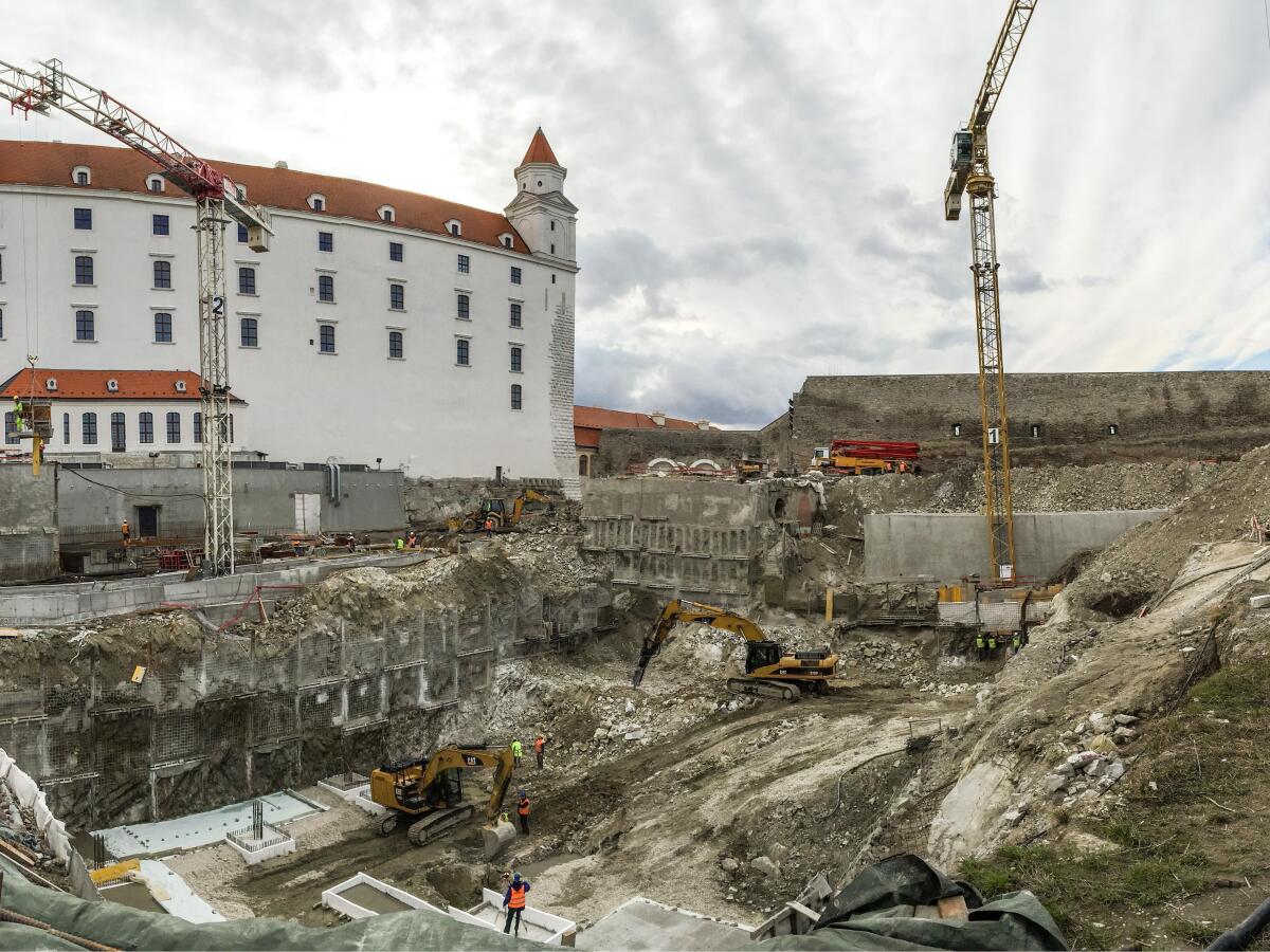 hrad, garáže, bratislavký hrad