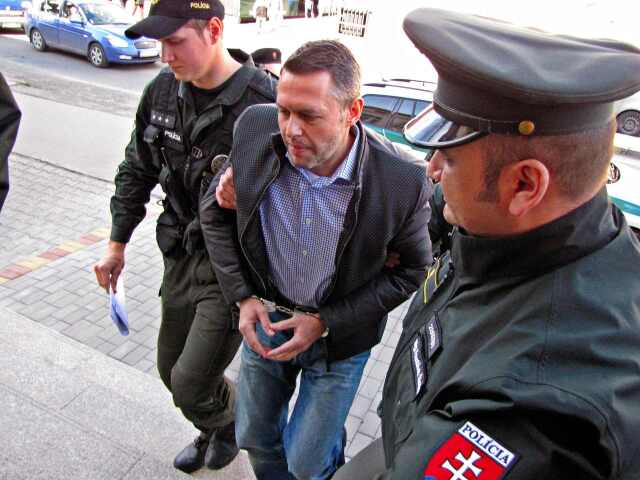 eskorta, Jánoš