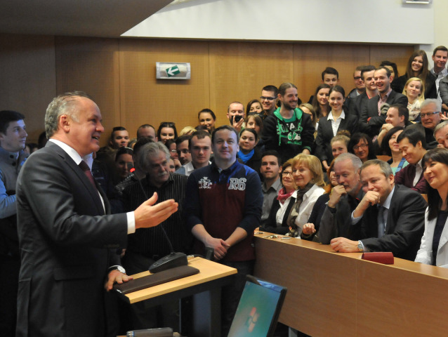 Andrej Kiska, Šariš, Prešovská univerzita, študenti, aula