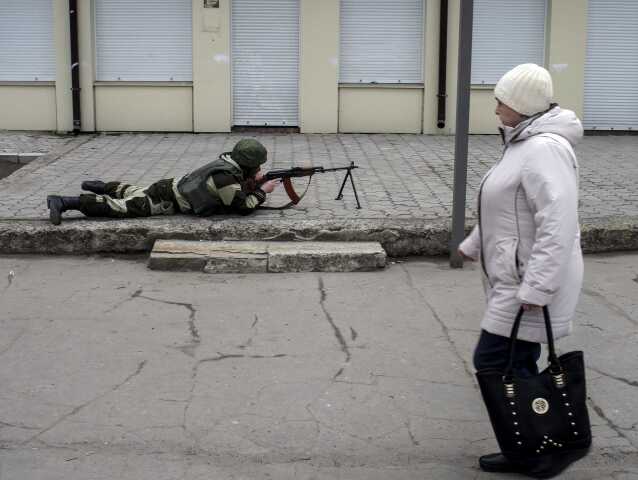 Ukrajina, strelec, proruský separatista, zbraň, Doneck